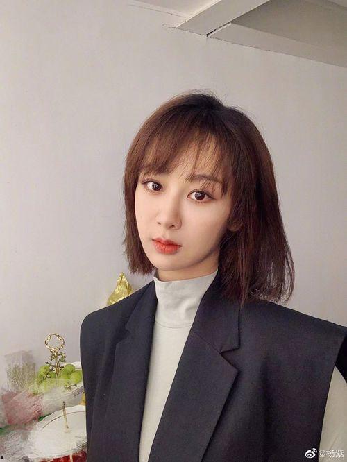 杨紫吃瓜图片,瓜王本王！