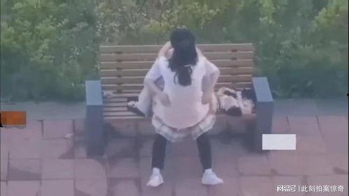 哈尔滨小情侣吃瓜,甜蜜日常中的意外插曲