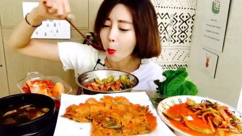 喝水吃瓜吃饼的韩姐姐,喝水吃瓜吃饼的悠闲时光